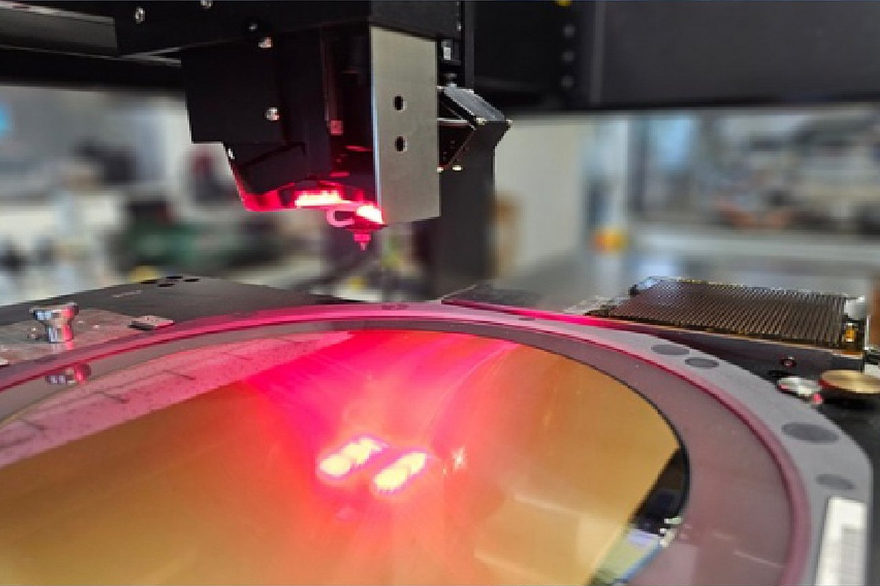 Die Firma microsensys ist zu Gast am IMMS mit einem Stand rund um das Thema RFID: „Wenn Maschinen anfangen, selbst zu erzählen“. Foto: Mikro-Sensys GmbH.