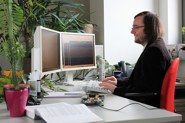 Nutzen Sie für Ihre komplexen Schaltungen und Systeme unsere Methoden, Tools und Beratung, um effizient zum Ziel zu kommen. Foto: IMMS.
