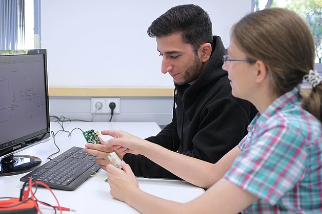In ECo-Harvester wird eine computergestützte Entwurfsmethodik für das Co-Design aus Mechanik und Elektronik erarbeitet. Foto: IMMS.