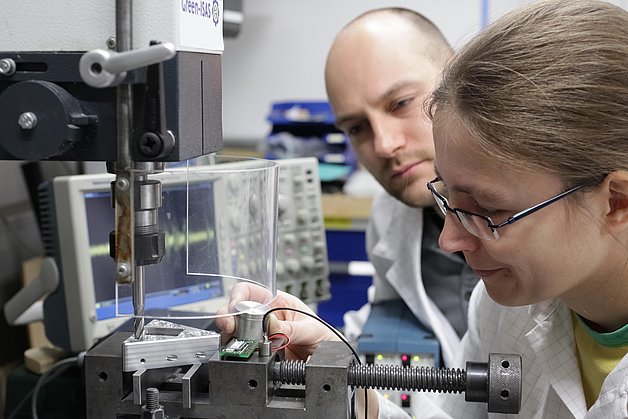 Voruntersuchungen für Energy-Harvester, die Sensorik in Industrieanlagen mit Energie versorgen sollen. Foto: IMMS.