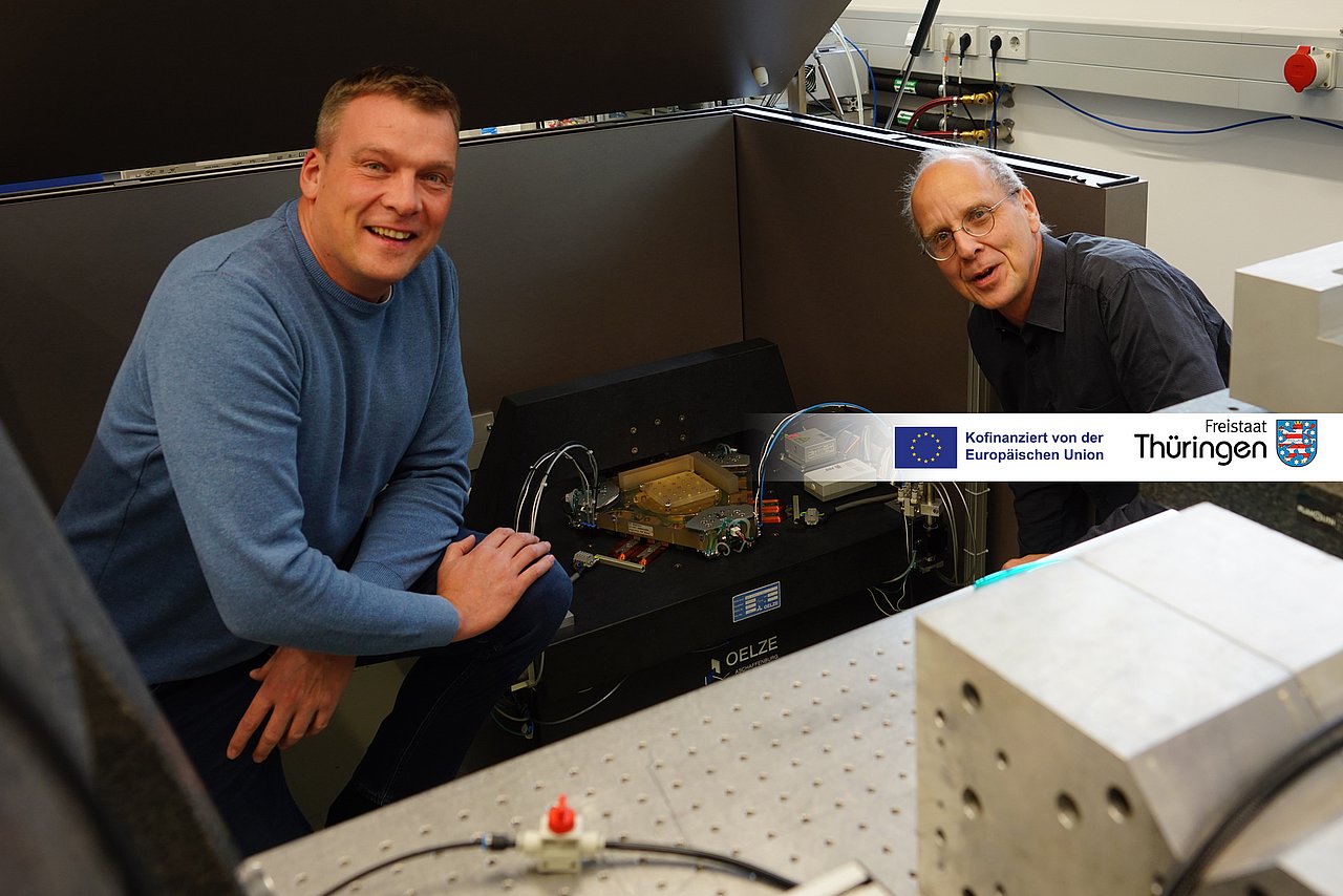 Representatives of SIOS and IMMS, partners in the MC_NPS project, at the kick-off meeting on 5 November 2025 in Ilmenau. Photograph: Rolf Peukert, IMMS.