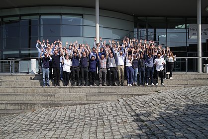 IMMS-Team in Ilmenau 2024. Insgesamt arbeiten rund 90 Personen am IMMS in Ilmenau und Erfurt. Foto: IMMS.
