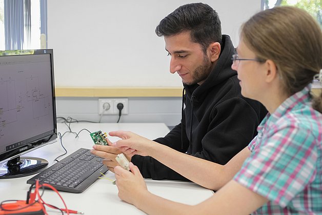 In ECo-Harvester wird eine computergestützte Entwurfsmethodik für das Co-Design aus Mechanik und Elektronik erarbeitet. Foto: IMMS.