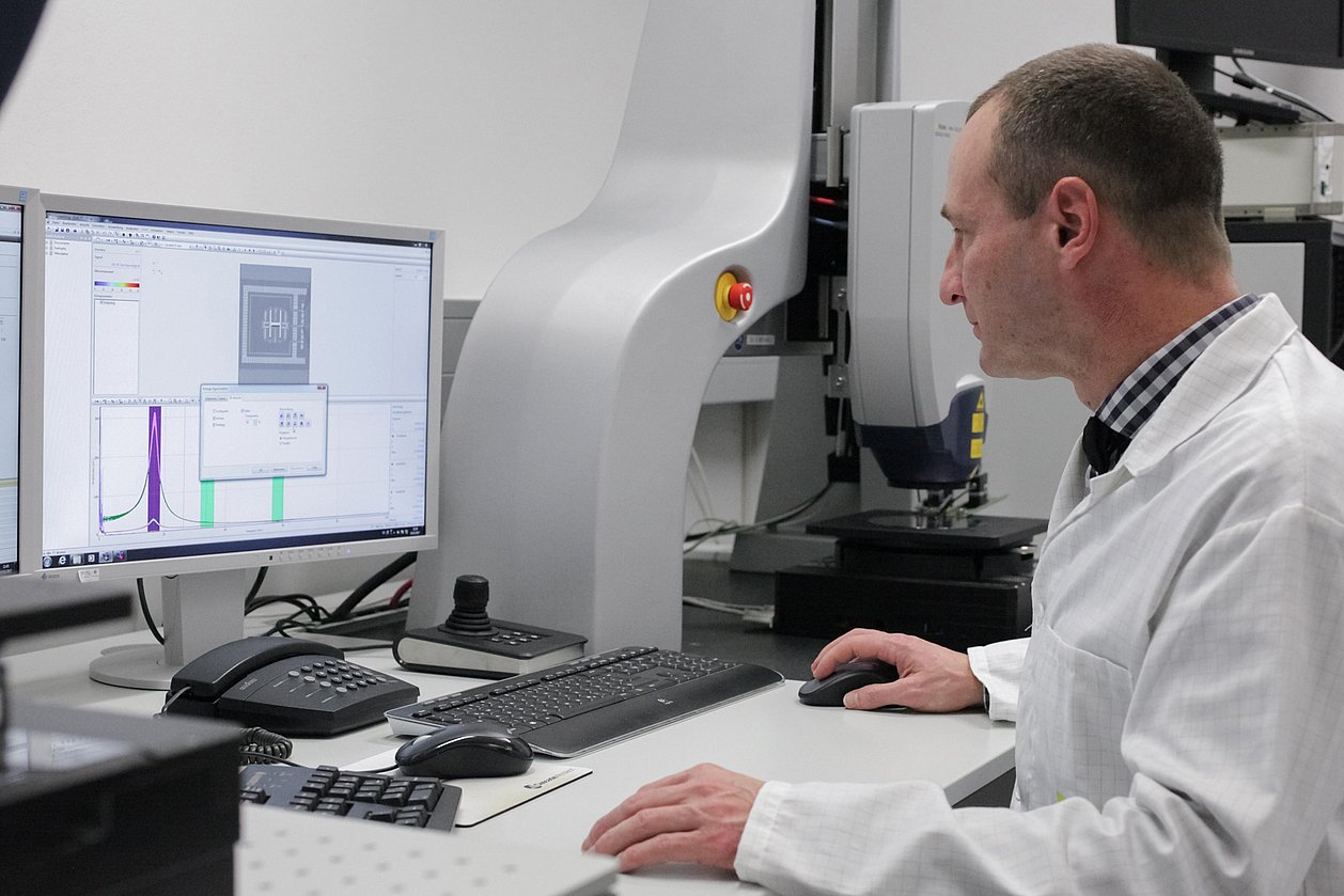 New 3D vibrometer system for MEMS. Photograph: IMMS.